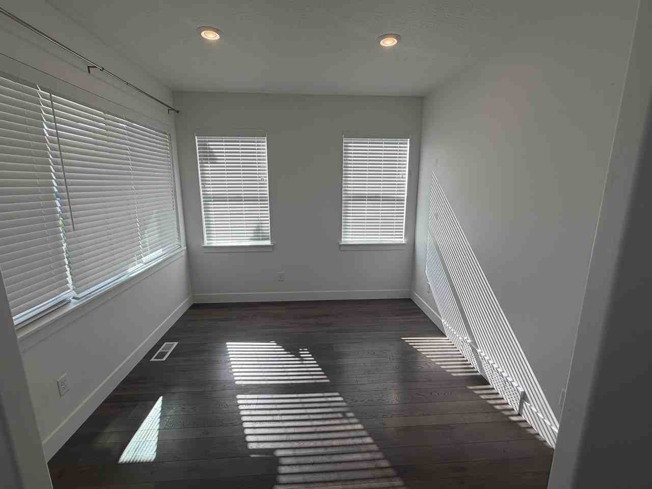 1071 W Sebal Ln - Photo 5 of 29
