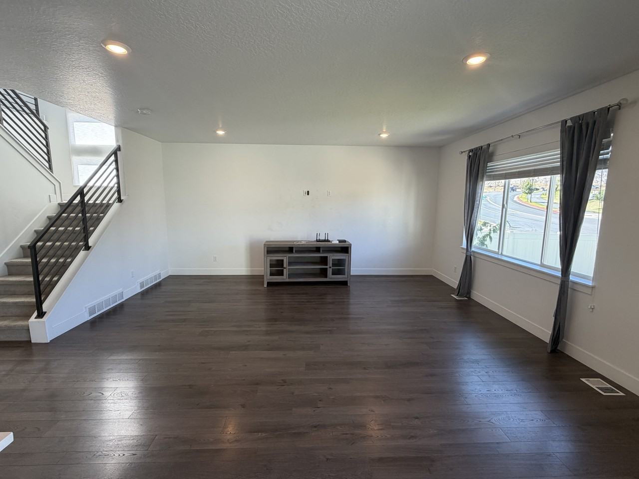 1071 W Sebal Ln - Photo 6 of 29