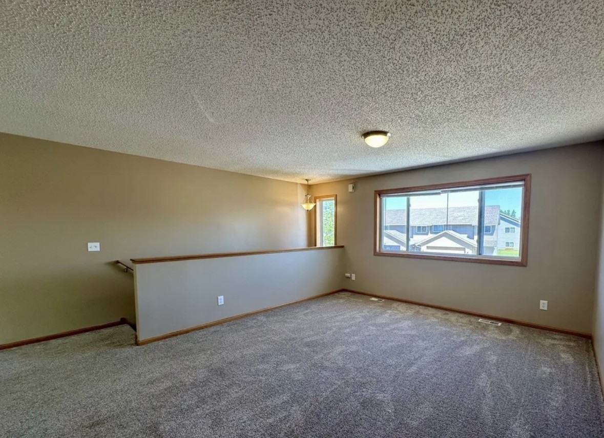 6960 91st St Ne - Photo 4 of 17