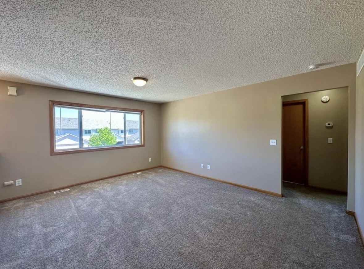 6960 91st St Ne - Photo 5 of 17