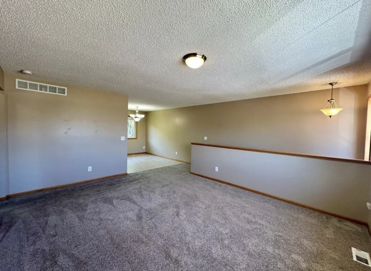 6960 91st St Ne - Photo 6 of 17
