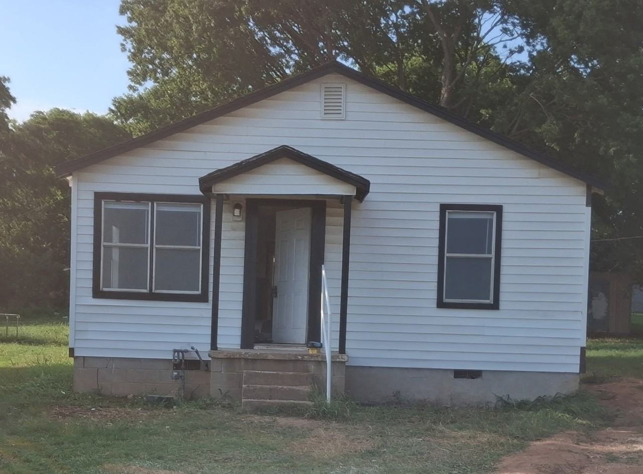 616 W Oklahoma Ave - Photo 2 of 2