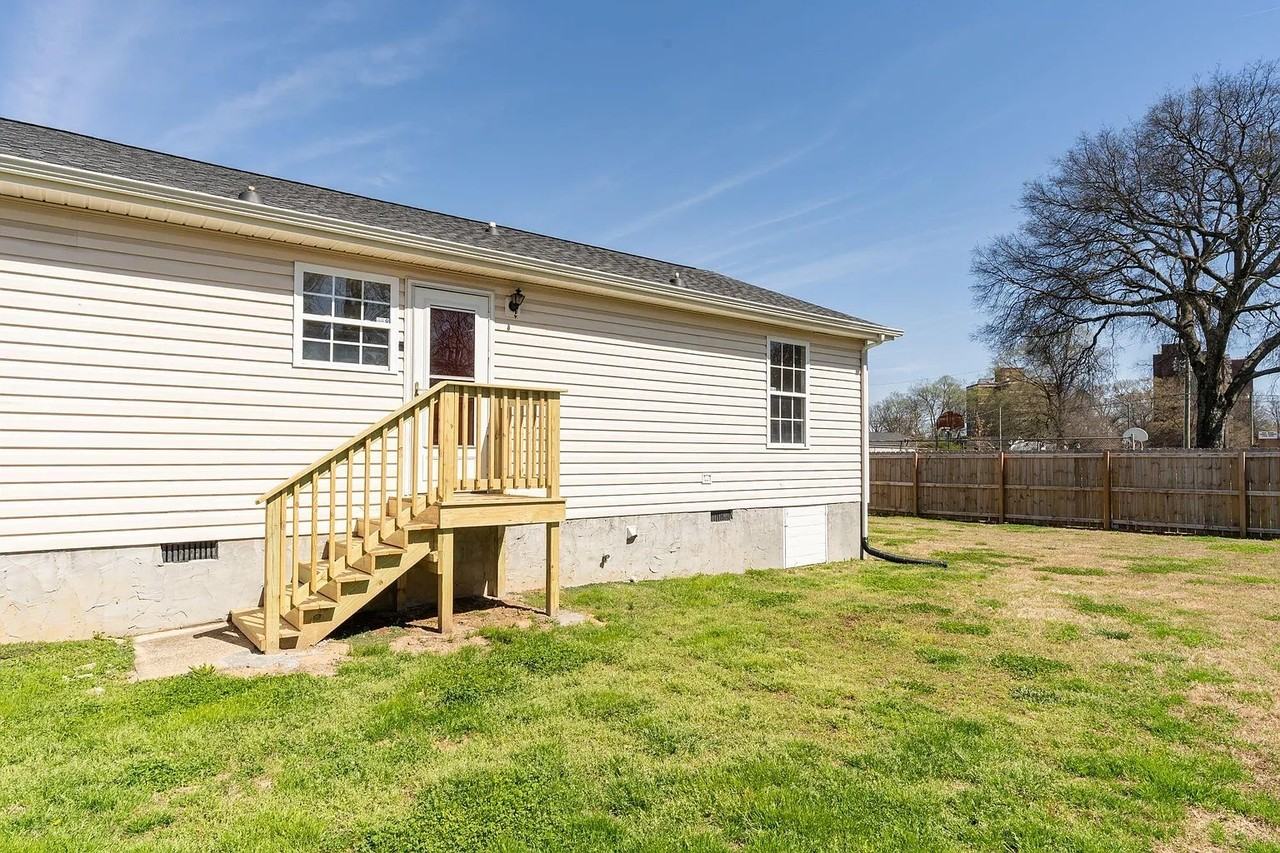 121 W 26th St - Photo 3 of 12