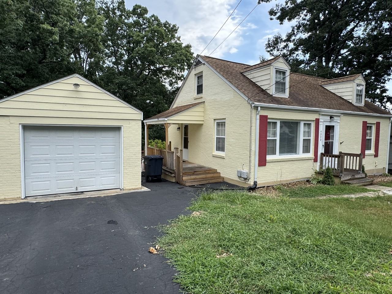 4940 Morwanda Ave Nw - Photo 2 of 17