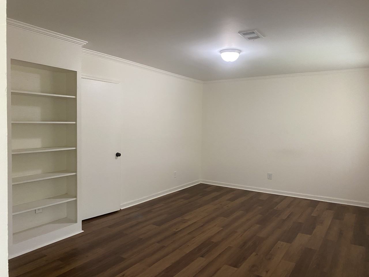 215 Windsor Point Rd #C - Photo 3 of 9