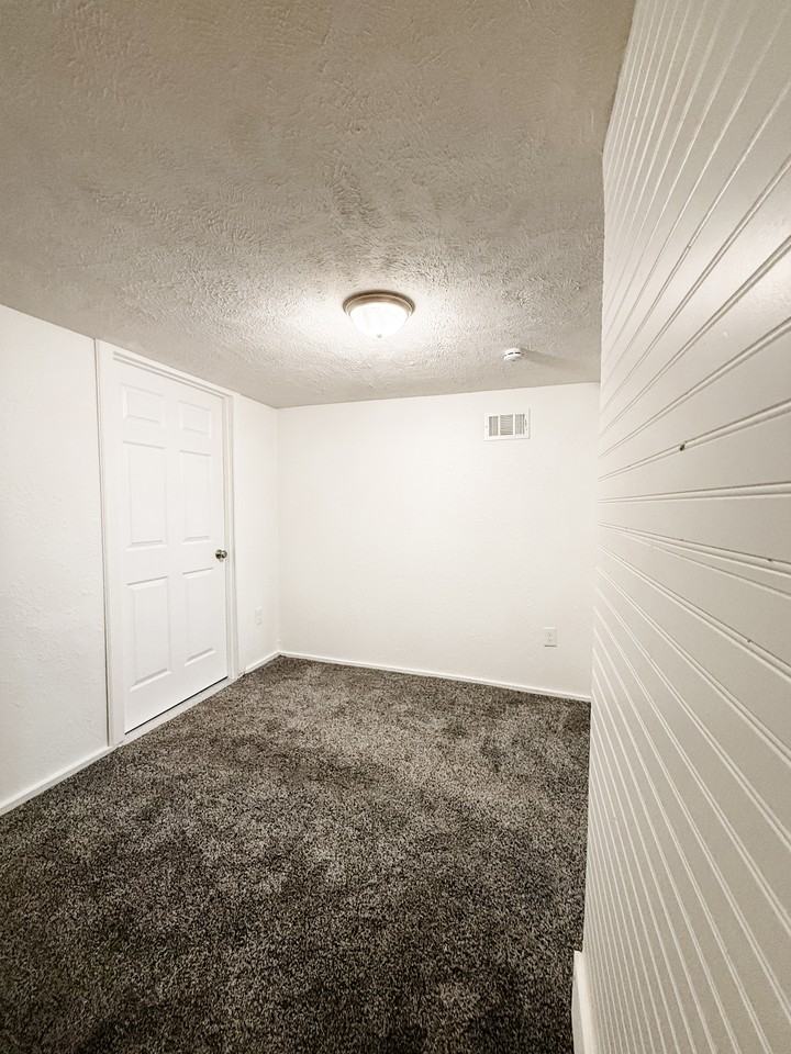 1228 S 10th St #3 - Photo 4 of 11