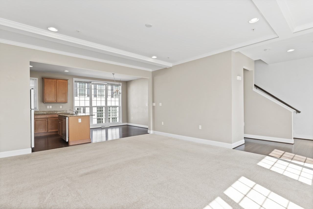 1414 Ann Ln - Photo 5 of 27