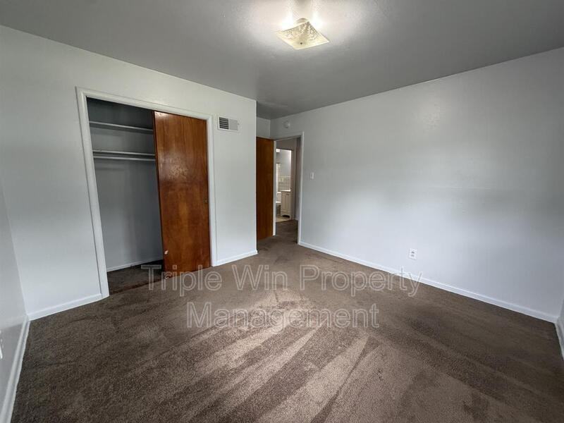 1695 Crowder Dr - Photo 5 of 6