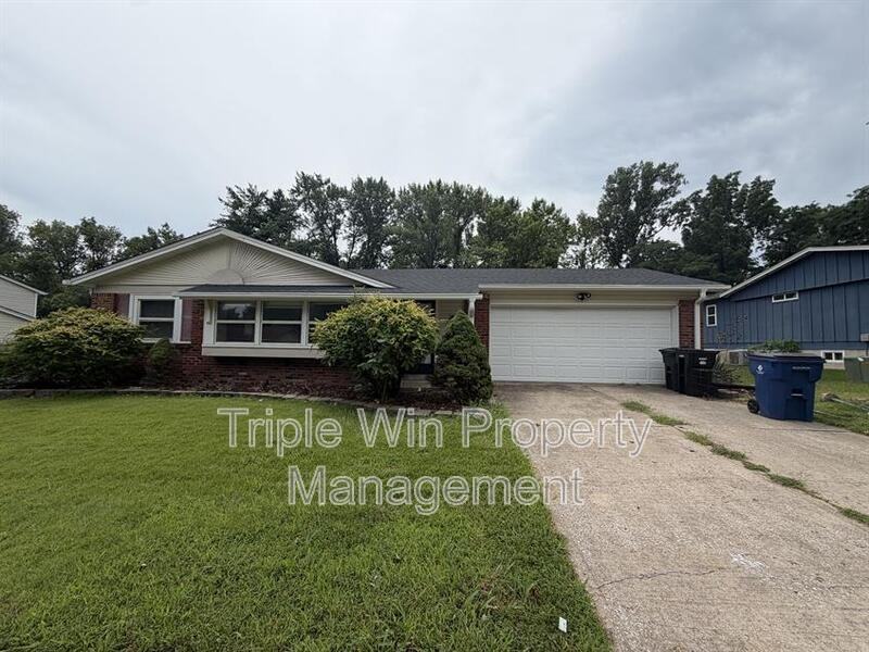 2372 Rockymont Dr - Photo 3 of 33