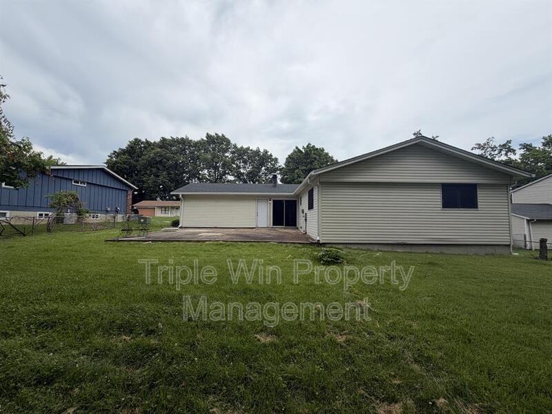 2372 Rockymont Dr - Photo 5 of 33