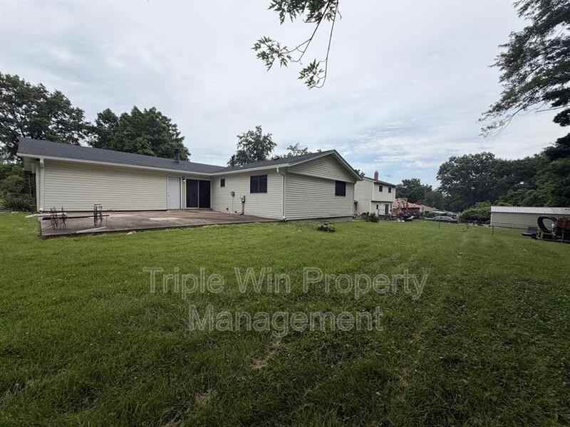 2372 Rockymont Dr - Photo 6 of 33