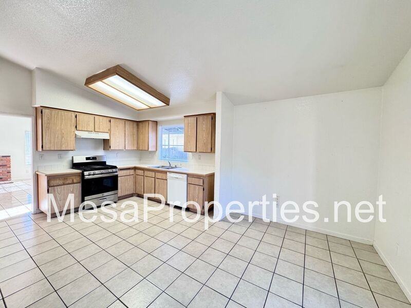 13667 Gemini St - Photo 5 of 16