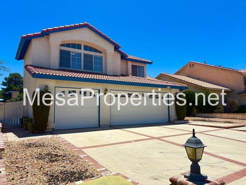 14383 La Crescenta Ave - Photo 3 of 41