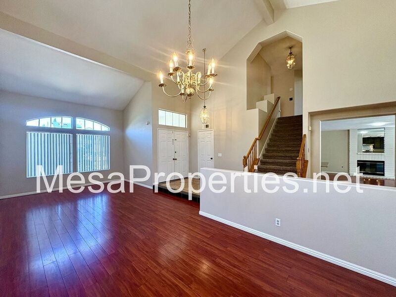 14383 La Crescenta Ave - Photo 5 of 41