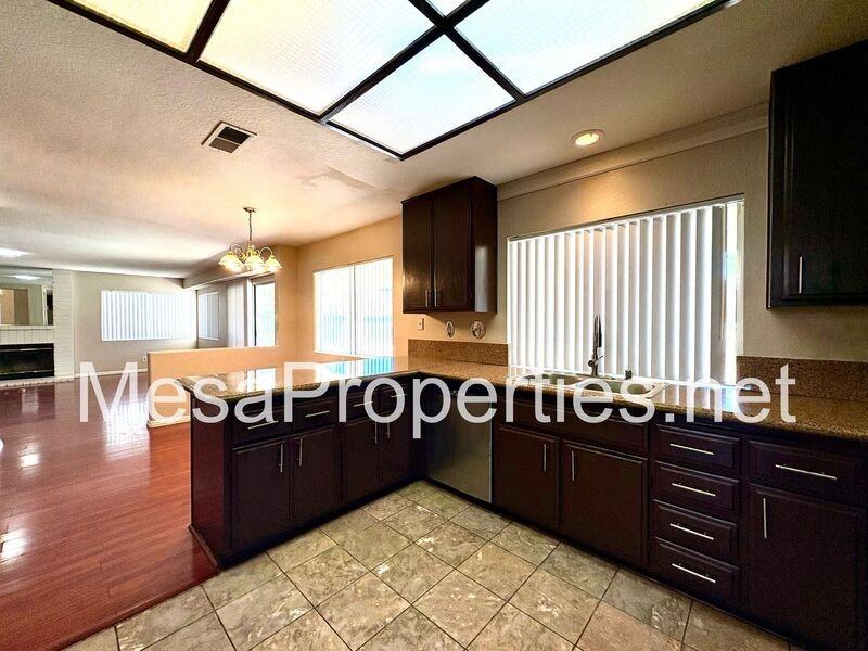 14383 La Crescenta Ave - Photo 7 of 41