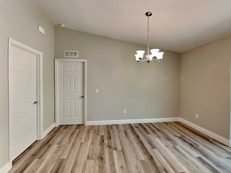 1866 W Hialeah Dr - Photo 5 of 19