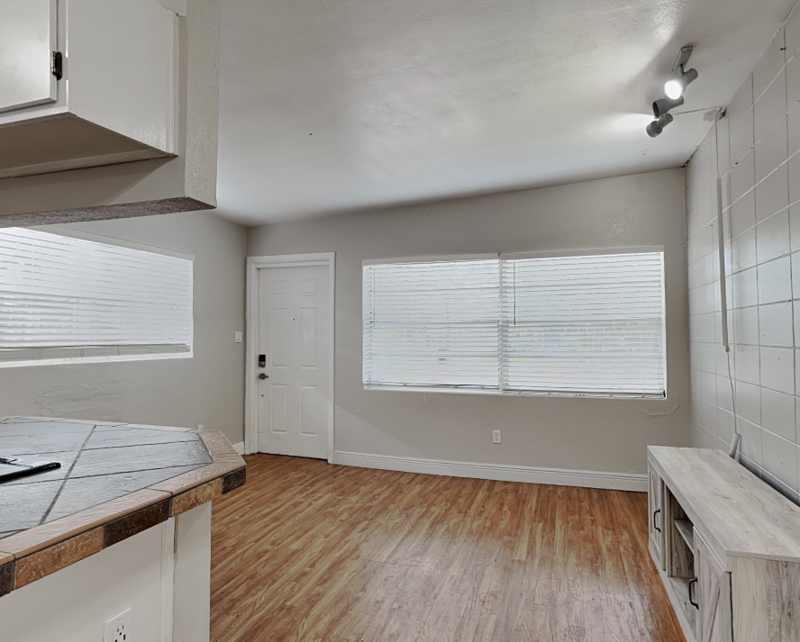313 S Lawsona Blvd - Photo 6 of 22