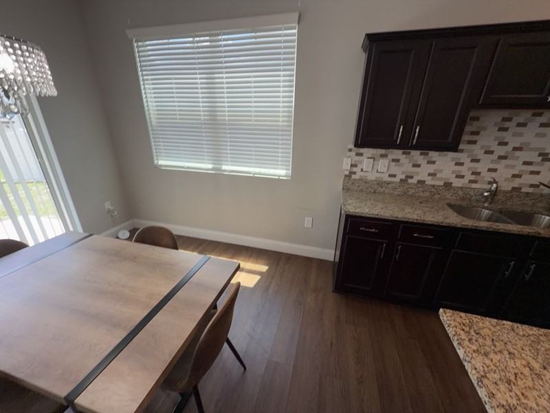 896 Grandin St - Photo 3 of 14
