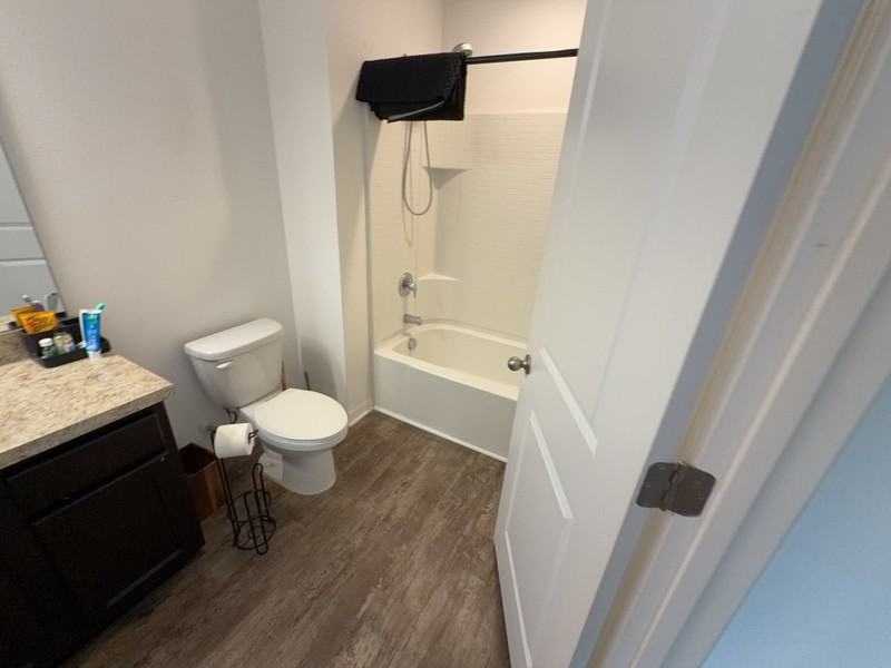 896 Grandin St - Photo 5 of 14