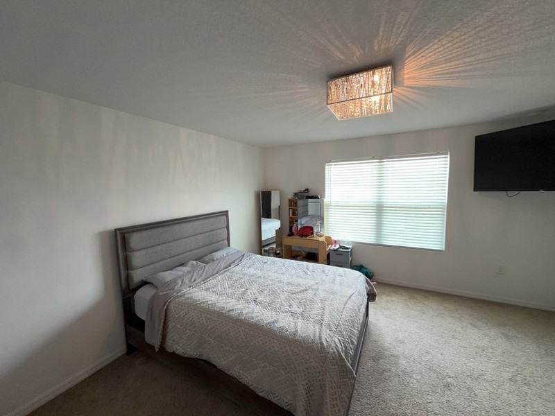 896 Grandin St - Photo 7 of 14