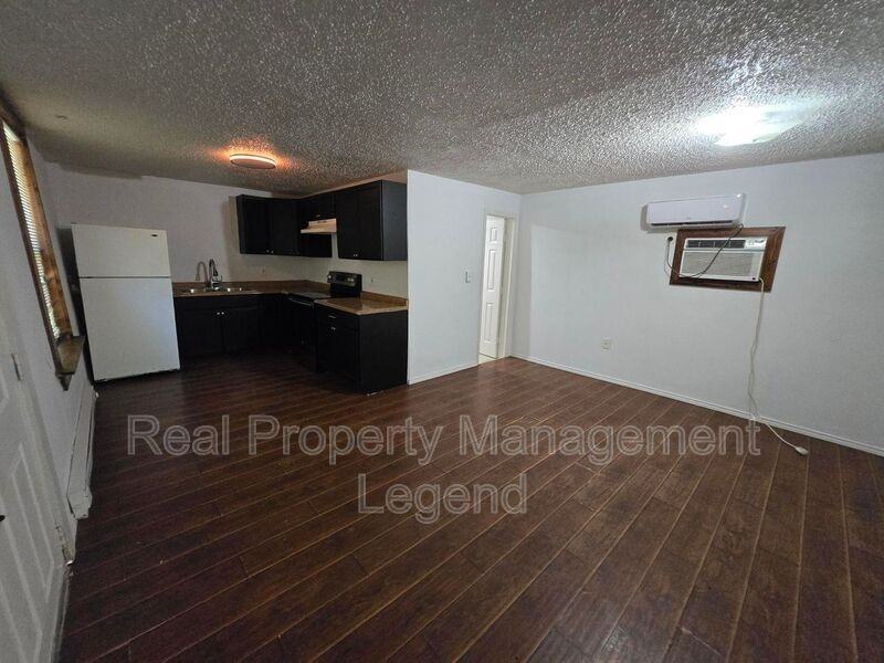 933 Gillham Rd - Photo 2 of 9