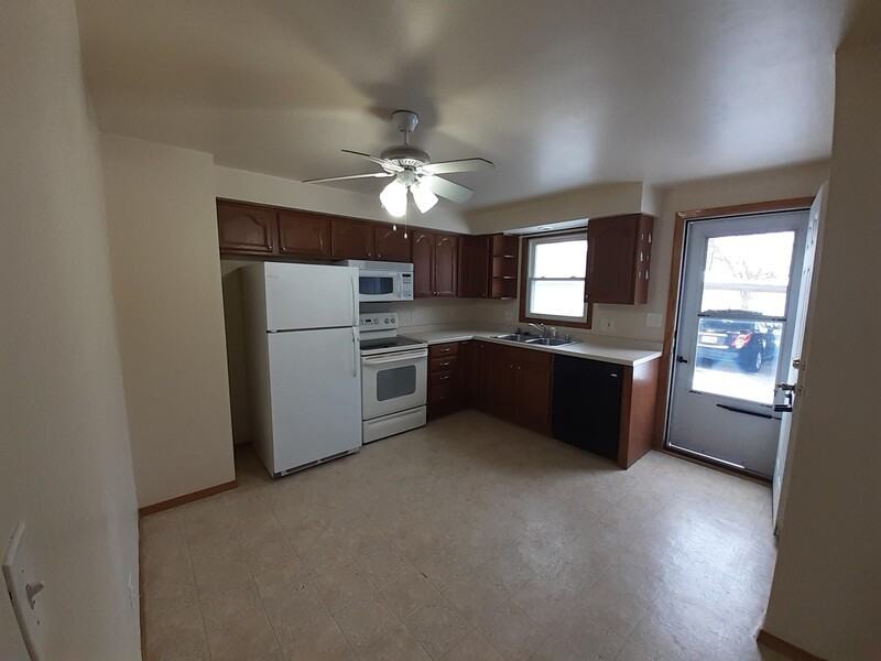 1118 Melrose Ct - Photo 2 of 8