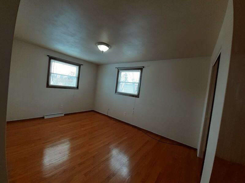 1118 Melrose Ct - Photo 4 of 8
