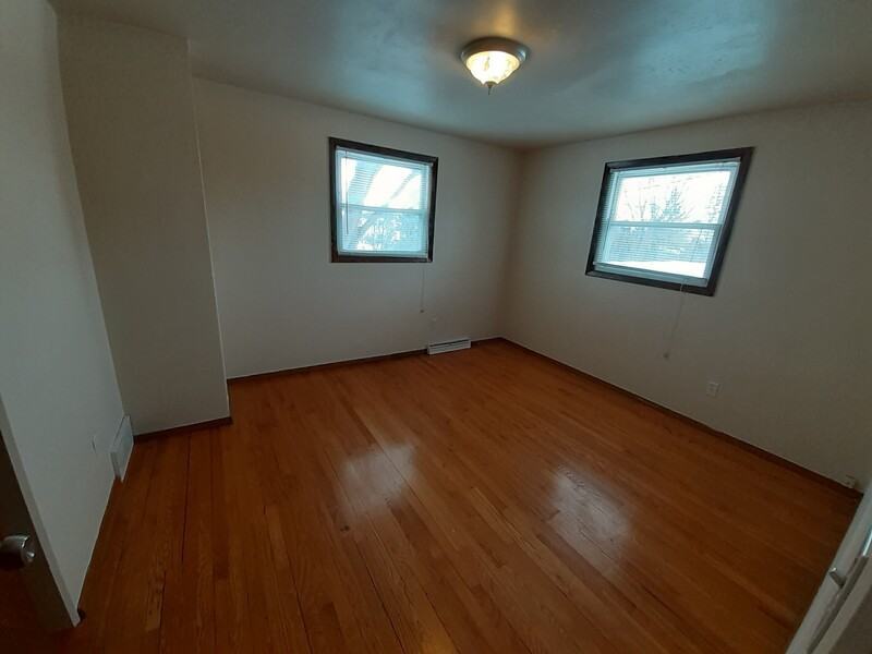 1118 Melrose Ct - Photo 5 of 8