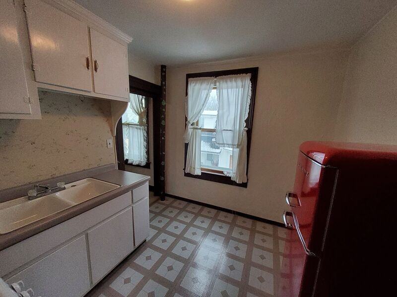 317 W 14th Ave - Photo 3 of 8