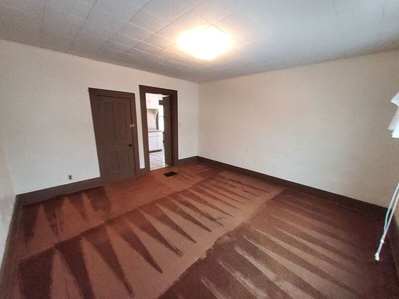 317 W 14th Ave - Photo 4 of 8