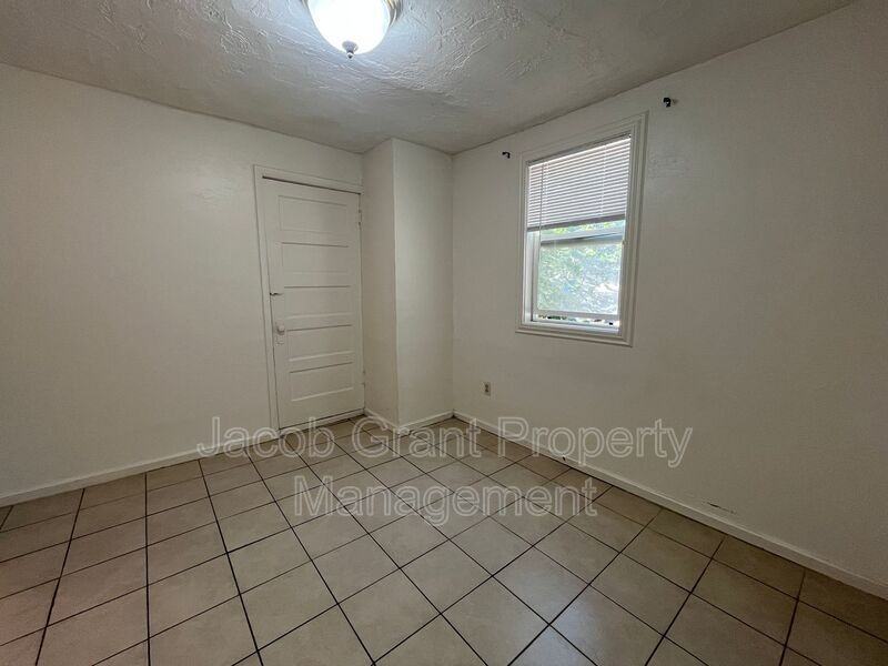 1298 Idaho Ave #5 - Photo 6 of 6