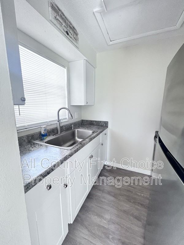 3071 Park Ln #B - Photo 2 of 9