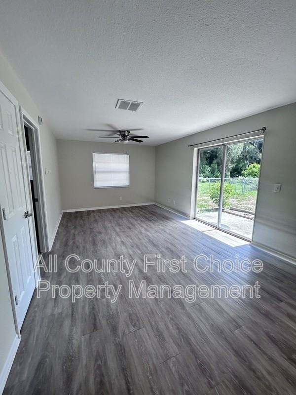 3071 Park Ln #B - Photo 4 of 9