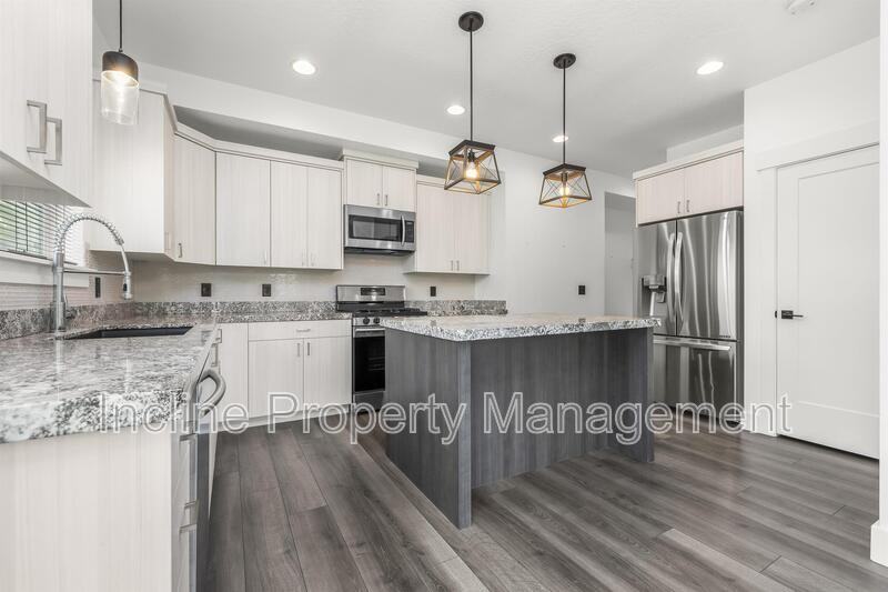 7084 Se - Photo 3 of 31