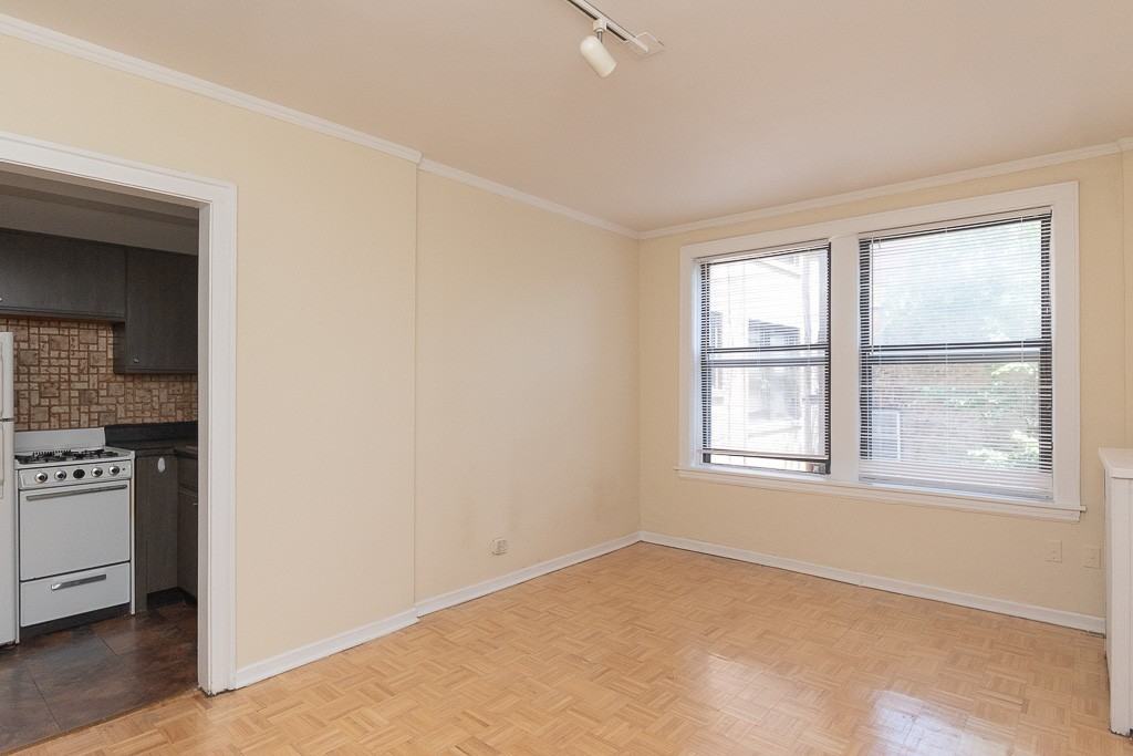 739 W Belmont Ave #307 - Photo 7 of 15