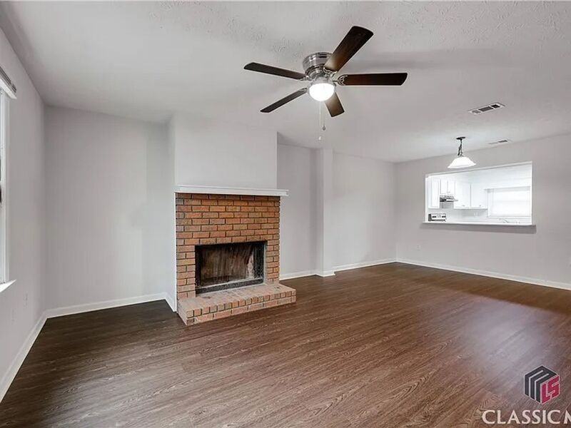 207 Highland Park Dr - Photo 2 of 24