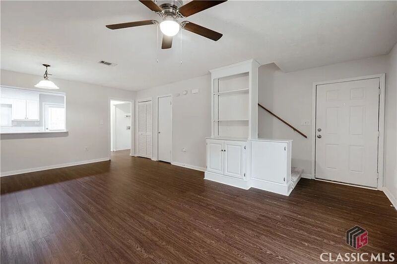 207 Highland Park Dr - Photo 3 of 24