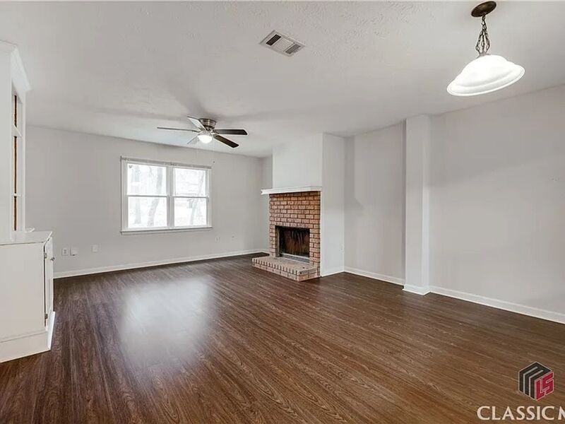 207 Highland Park Dr - Photo 4 of 24