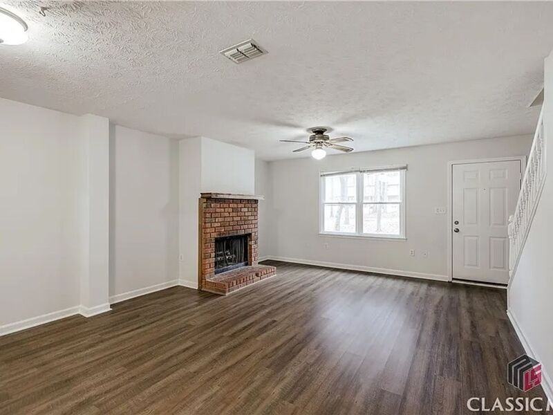 209 Highland Park Dr - Photo 4 of 16