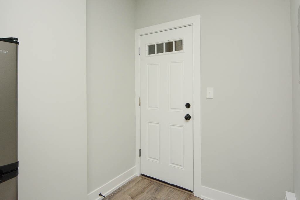 433 W Belden Ave #W201 - Photo 4 of 17