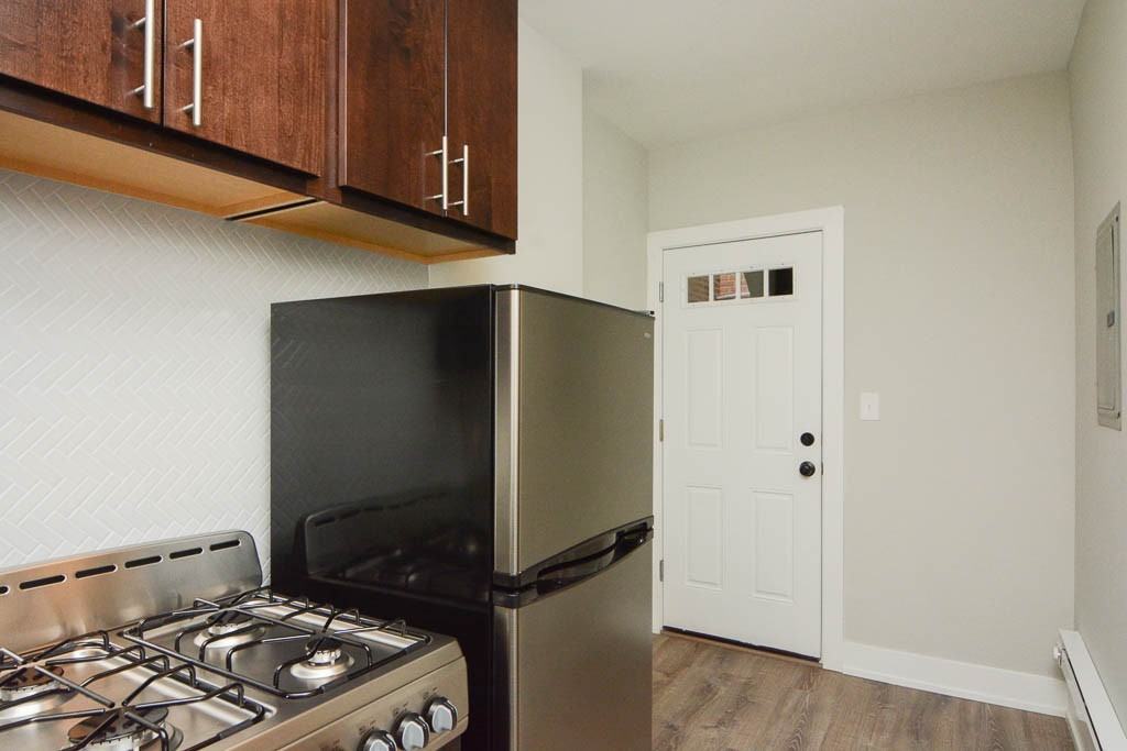 433 W Belden Ave #W201 - Photo 5 of 17