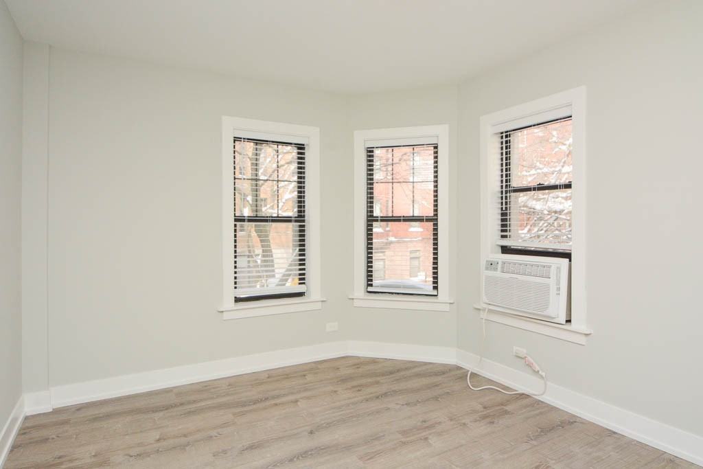 433 W Belden Ave #W201 - Photo 6 of 17