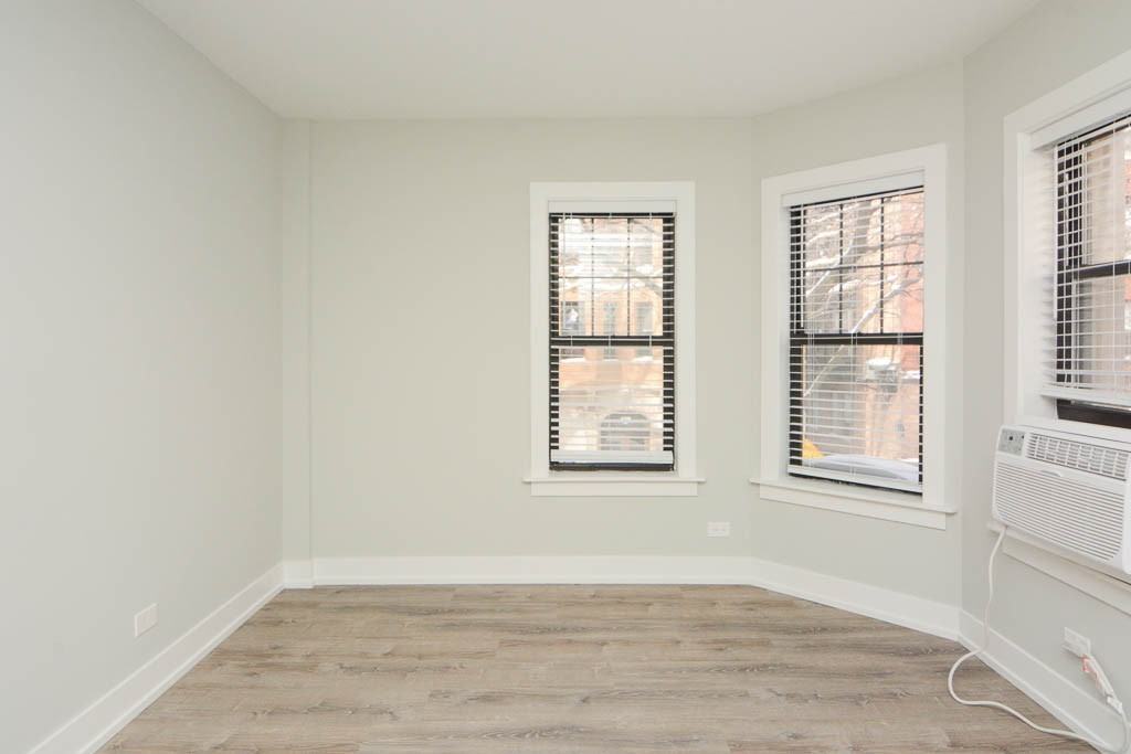 433 W Belden Ave #W201 - Photo 7 of 17