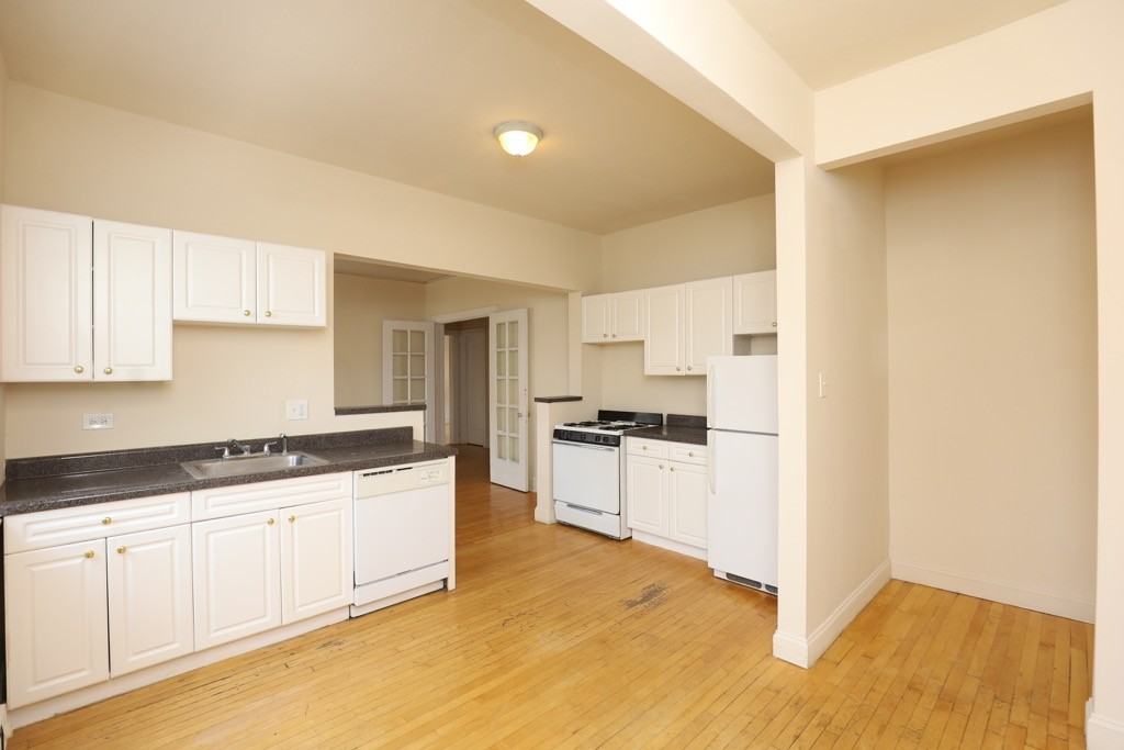 OAK + DEMPSTER #3F - Photo 2 of 21