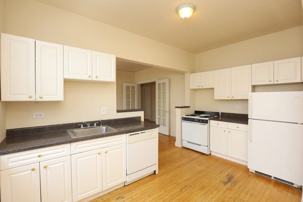 OAK + DEMPSTER #3F - Photo 3 of 21