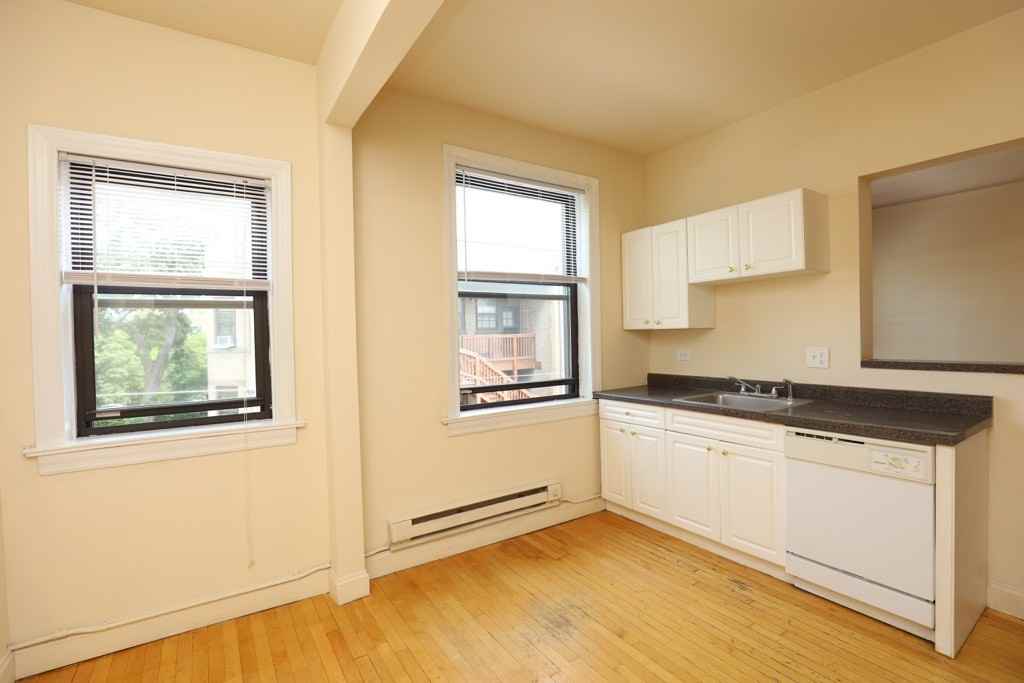 OAK + DEMPSTER #3F - Photo 5 of 21