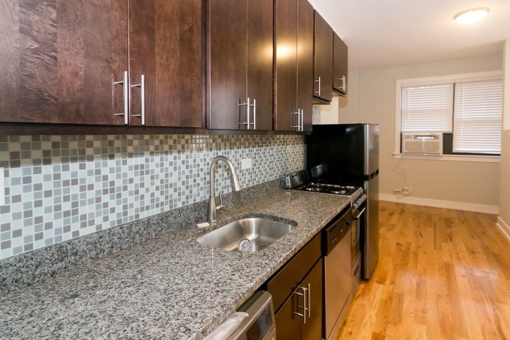 900 W George St #G - Photo 4 of 17