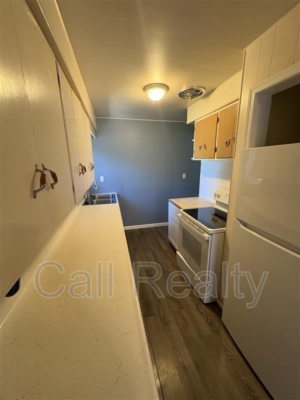 1210 N Locust Rd - Photo 6 of 16