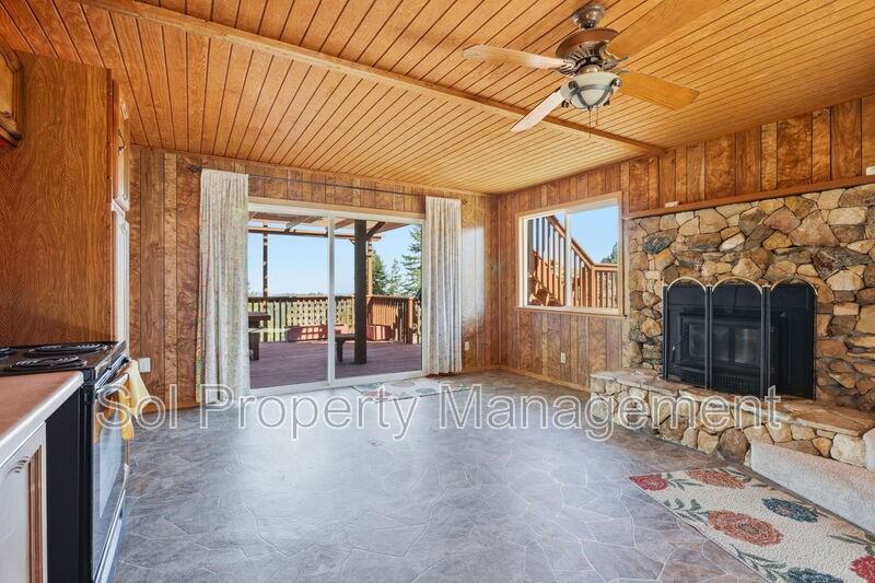 1005 Summit Rd - Photo 3 of 26