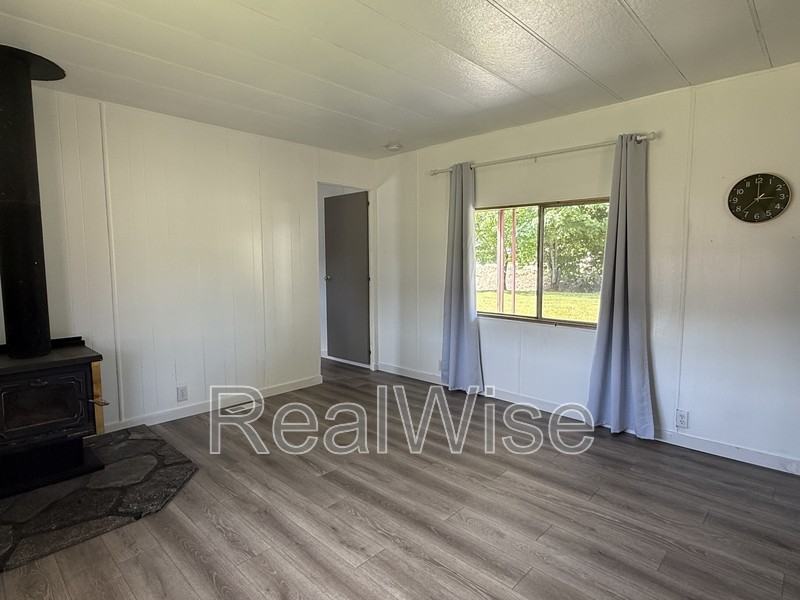 2515 Nonpareil Rd - Photo 4 of 26